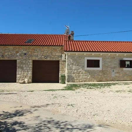 펜션 Family Friendly House With A Swimming Pool Lovinac, Novigrad - 18668 Policnik